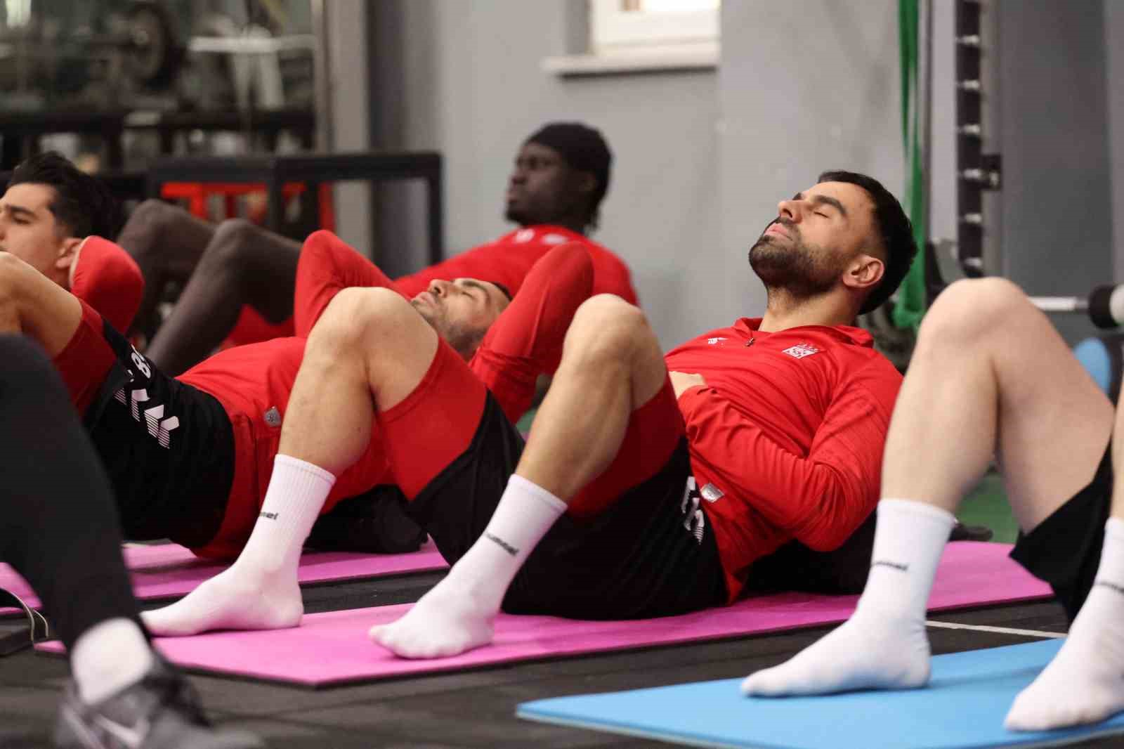 Sivasspor salonda çalıştı
