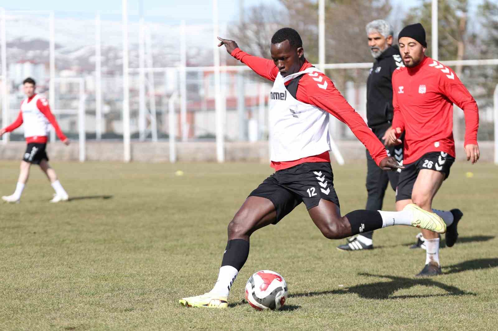 Sivasspor’da Adana Demirspor maçı hazırlıkları başladı
