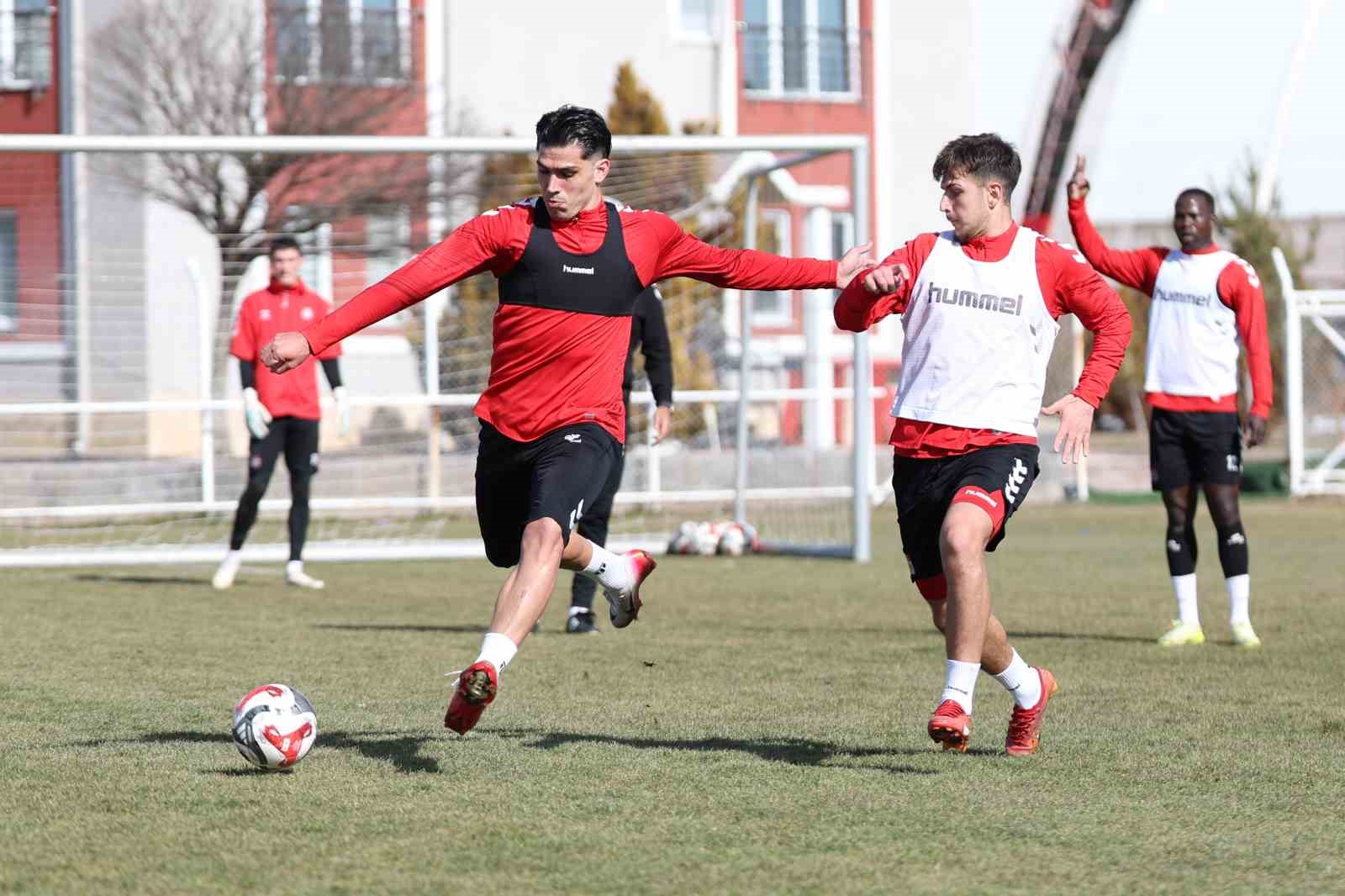 Sivasspor’da Adana Demirspor maçı hazırlıkları başladı
