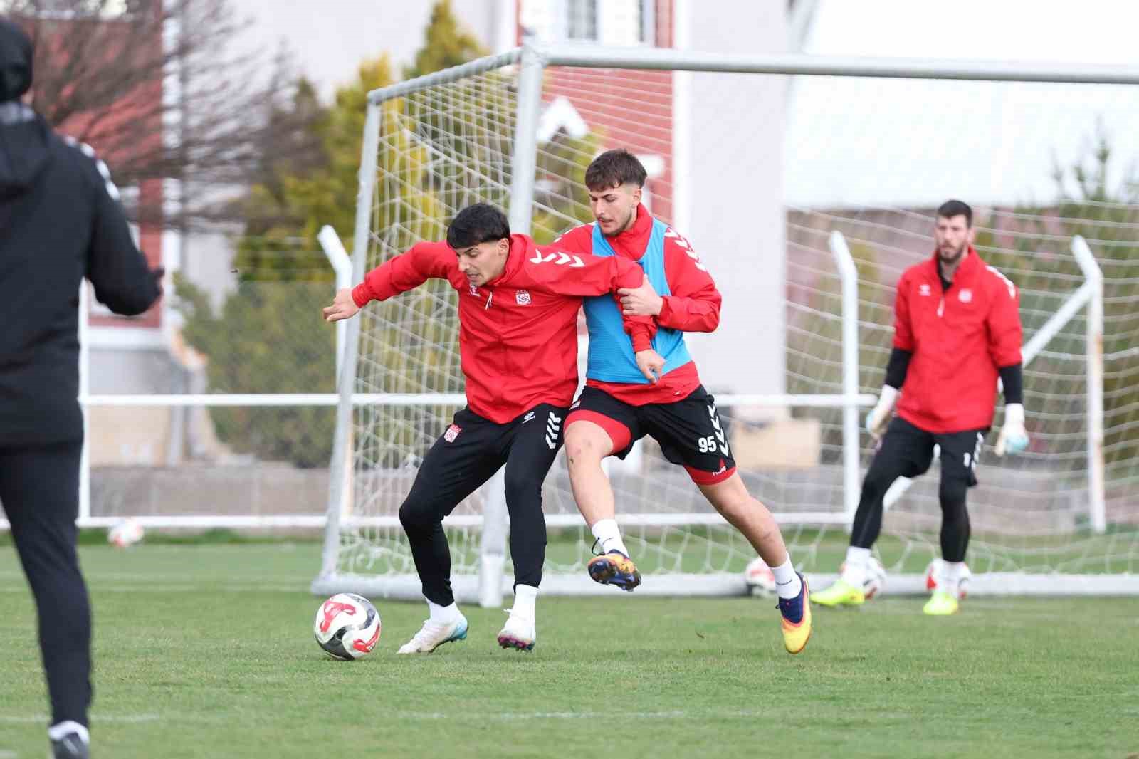 Sivasspor’da Esenler Erokspor maçı hazırlıkları sürüyor
