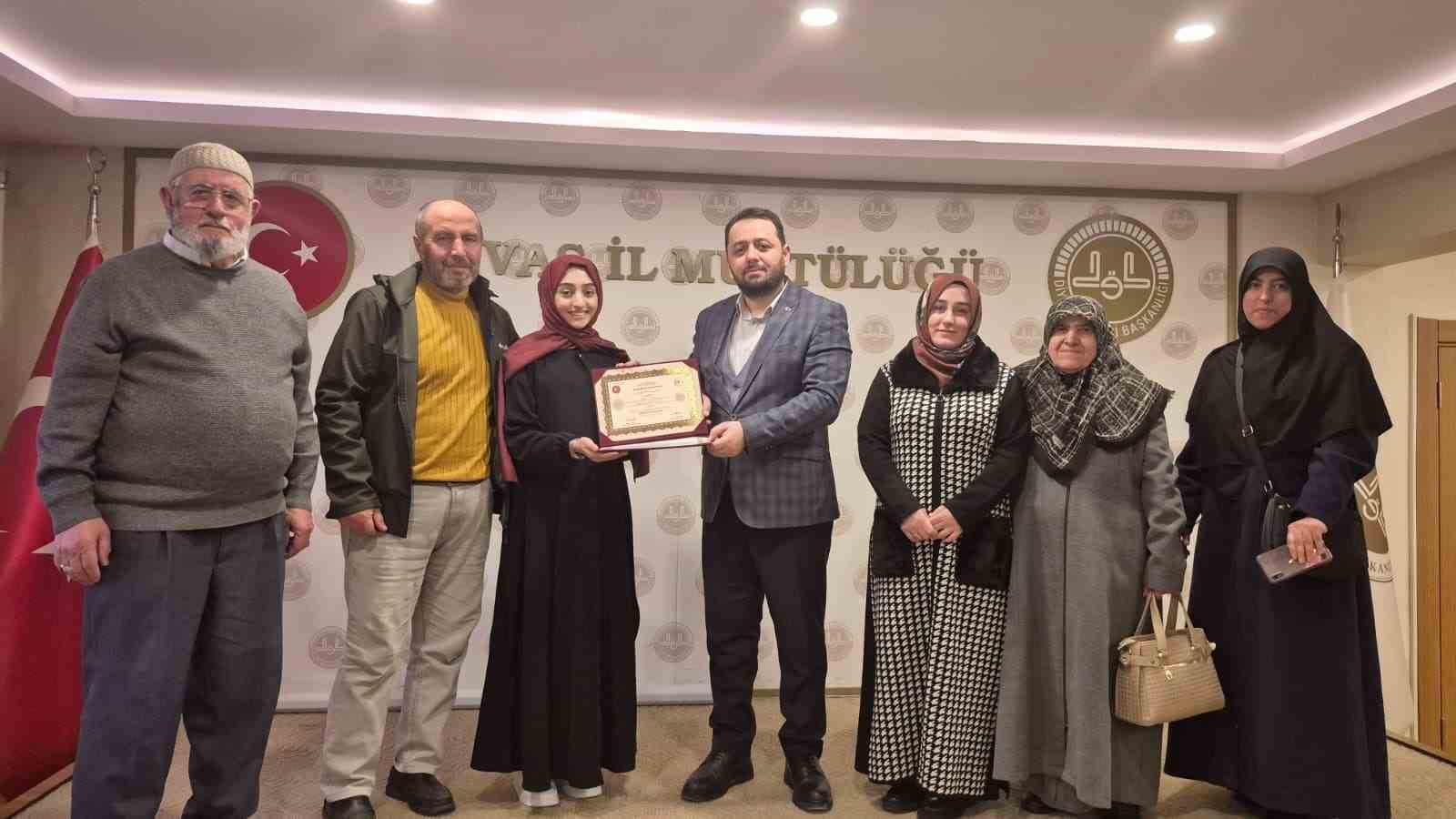 Sivas’ta 10 öğrenciye hafızlık belgesi verildi
