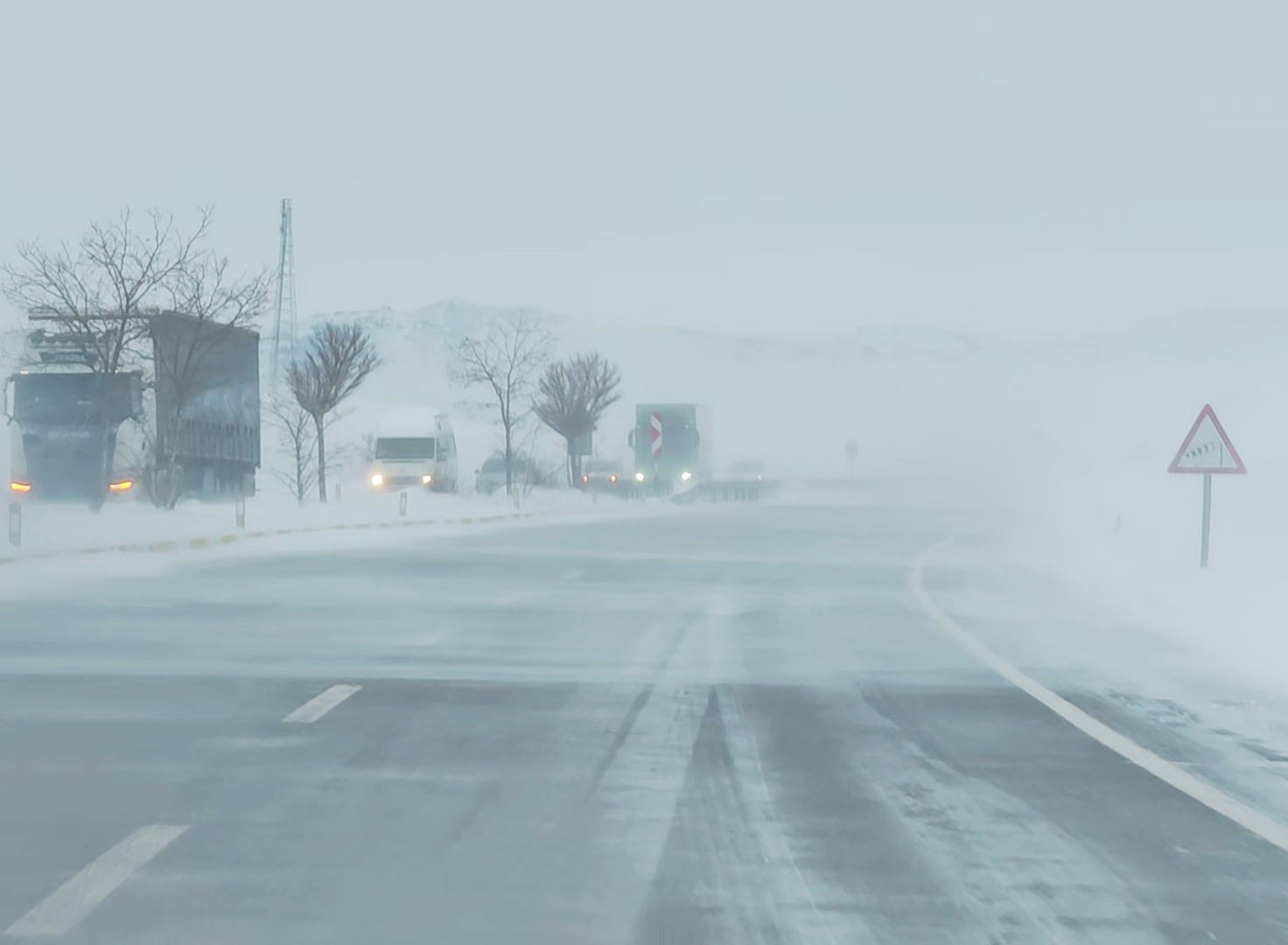 Sivas’ta 800 yerleşim yeriyle araç ulaşımı sağlanamıyor
