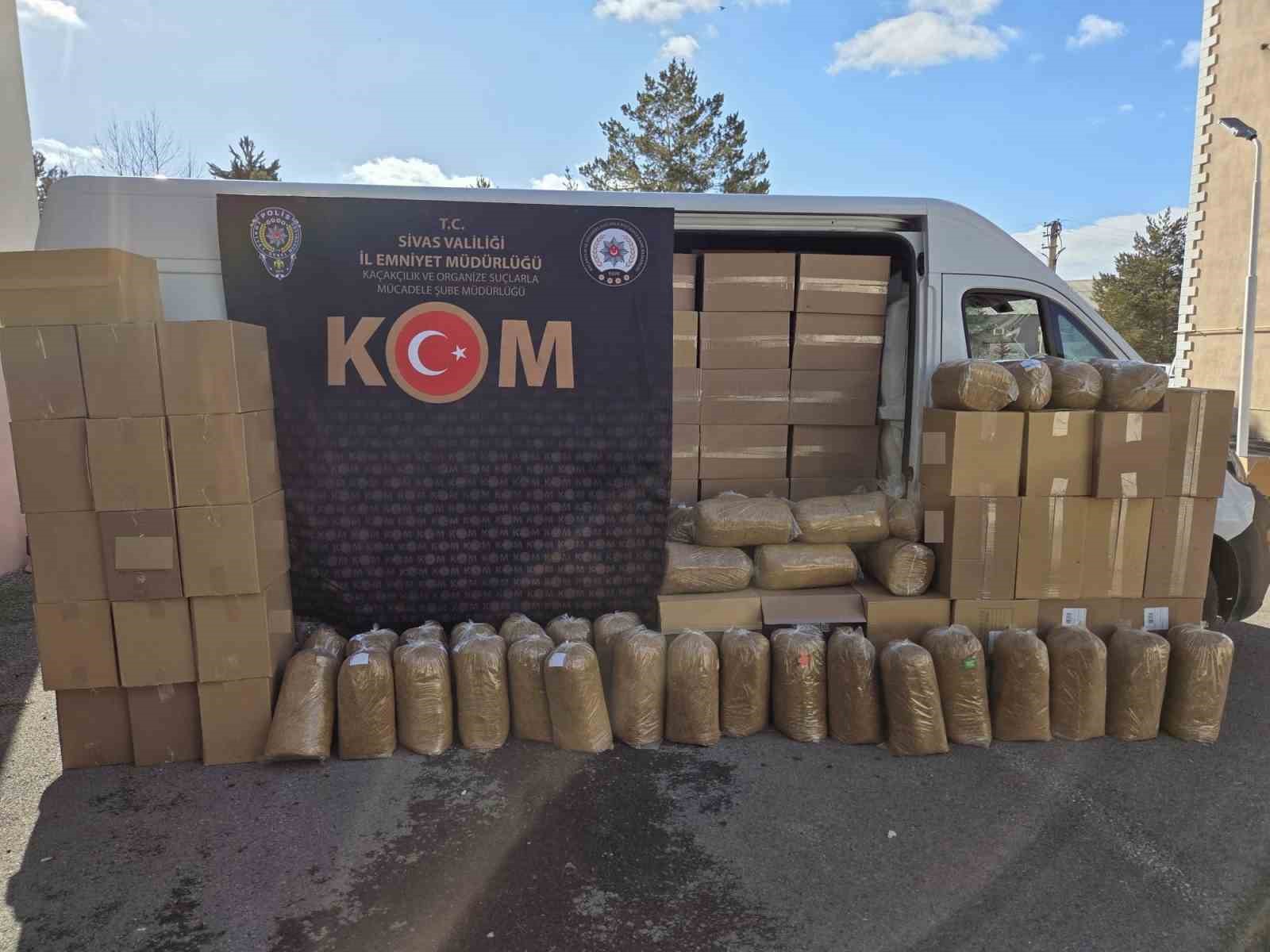 Sivas’ta 840 bin makaron ve yüzlerce kilo kaçak tütün ele geçirildi
