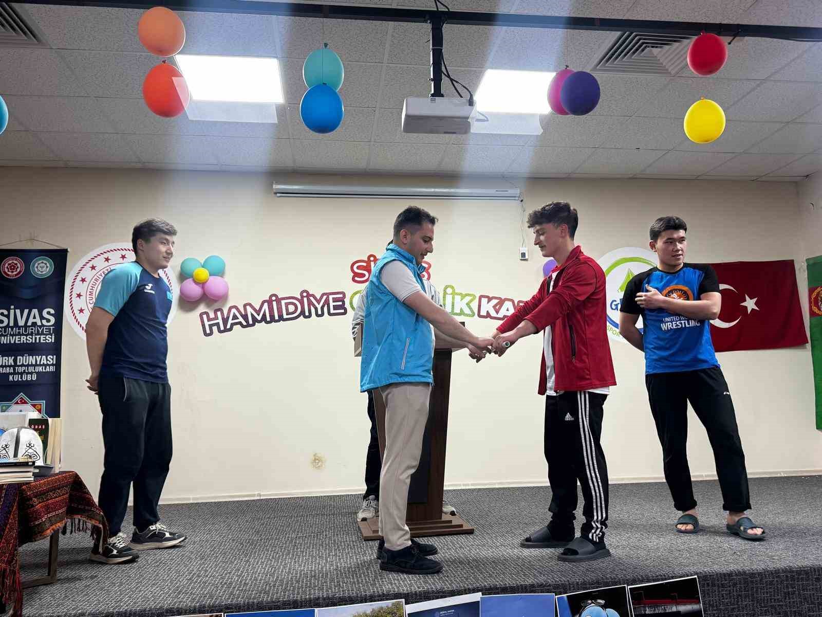 Sivas’ta eğitim gören uluslararası üniversite öğrencileri, Türk Dünyası Gençlik Kampı’nda bir araya geldi
