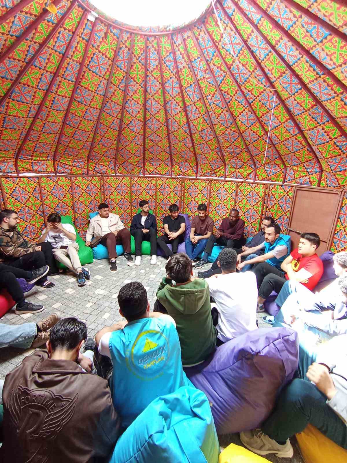 Sivas’ta eğitim gören uluslararası üniversite öğrencileri, Türk Dünyası Gençlik Kampı’nda bir araya geldi
