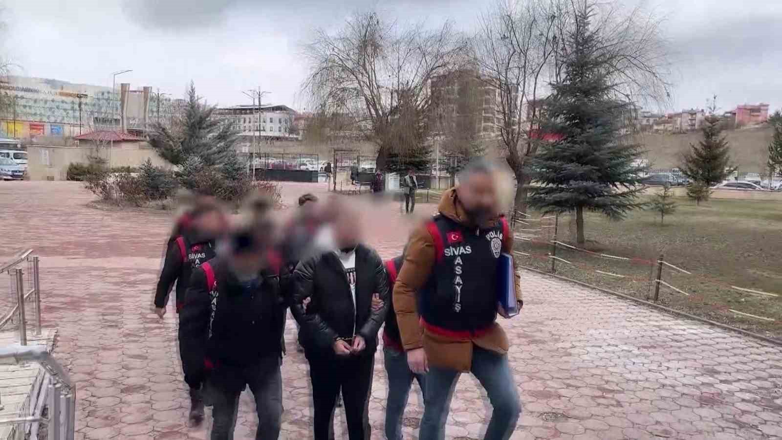 Sivas’ta gayrimenkul vaadiyle 2.4 milyonluk vurgun operasyonu
