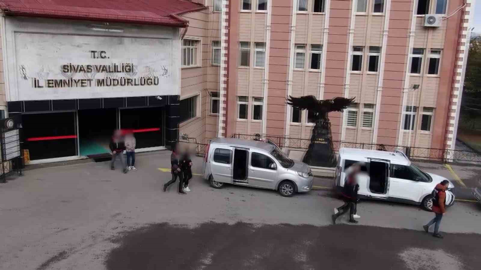Sivas’ta gayrimenkul vaadiyle 2.4 milyonluk vurgun operasyonu

