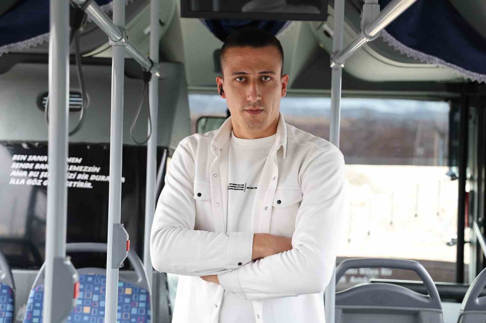 Sivas’ta halk otobüsü şoförünün hareketi takdir topladı
