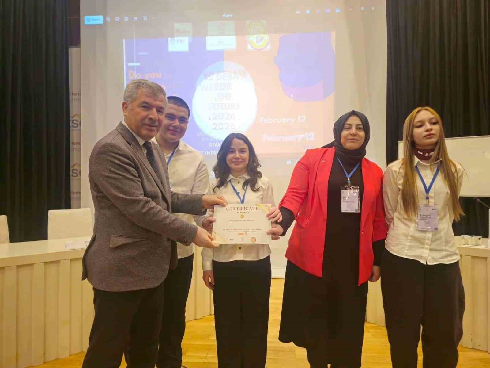 Sivas’ta İngilizce münazara yarışması düzenlendi
