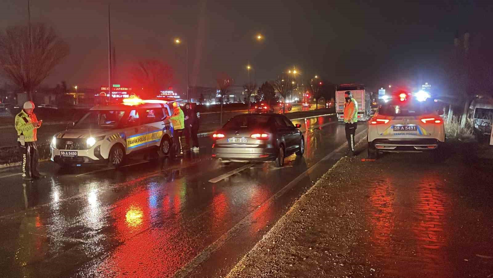 Sivas’ta otomobilin çarptığı yaya ağır yaralandı
