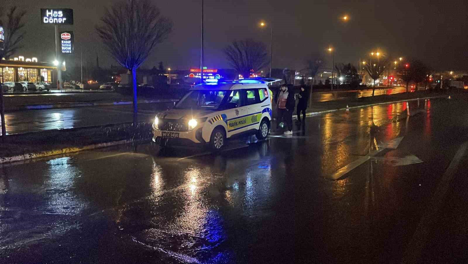 Sivas’ta otomobilin çarptığı yaya ağır yaralandı
