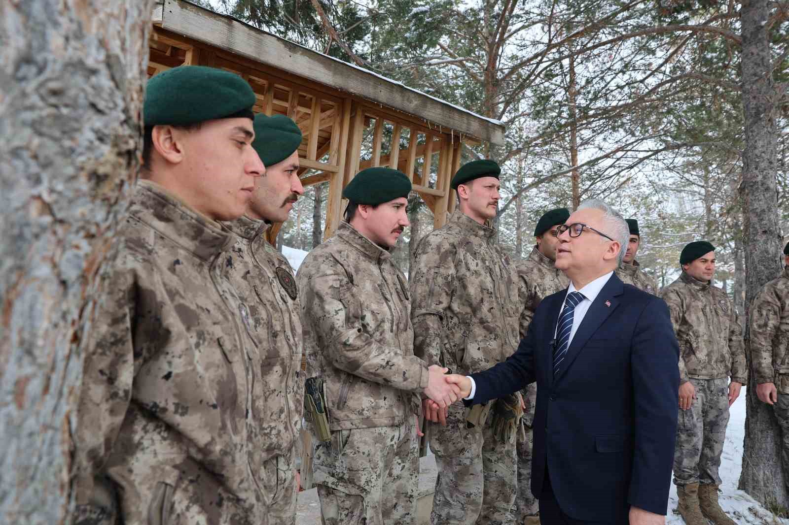 Sivas’ta PÖH timleri dualarla Suriye’ye uğurlandı
