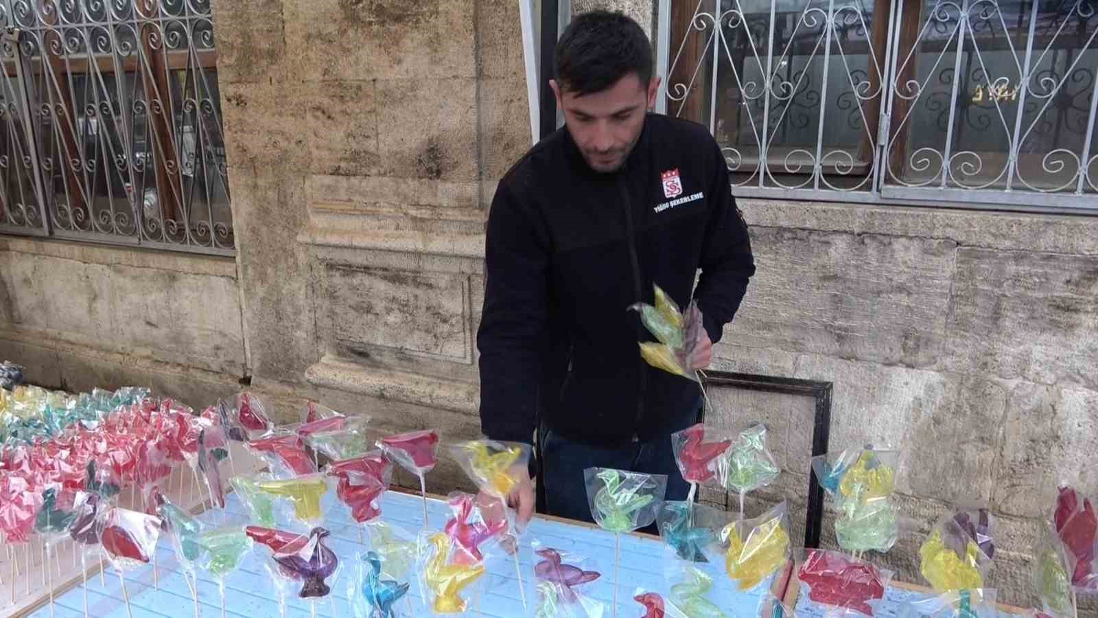 Sivas’ta Ramazanın habercisi horoz şekerler tezgahlara döndü
