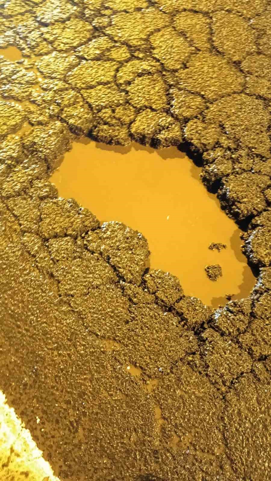 Siverek-Diyarbakır yolunda derin çukur onlarca araçta hasar oluşturdu
