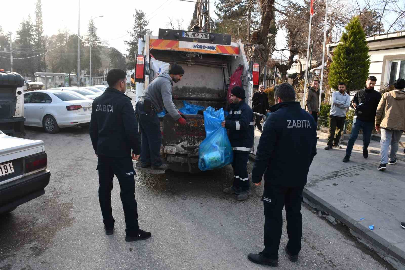 Siverek’te 5 ton bozuk ürün imha edildi
