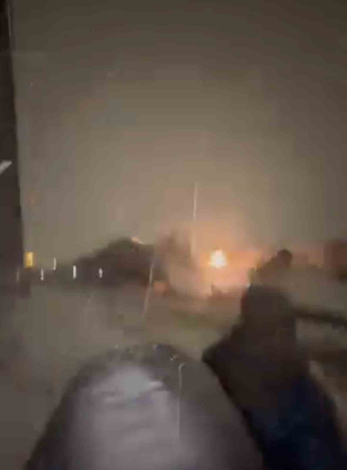 Siverek’te karın ağırlığına dayanamayan sundurmalar çöktü: O anlar kamerada
