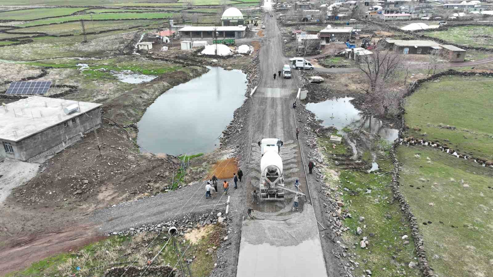 Siverek’te yılların yol sorunu tarih oldu
