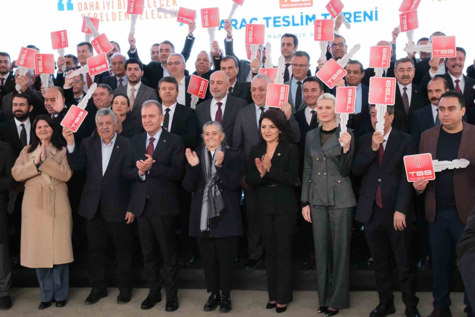 Sivrihisar Belediyesi araç filosunu güçlendiriyor
Sivrihisar Belediyesi araç filosunu güçlendiriyor