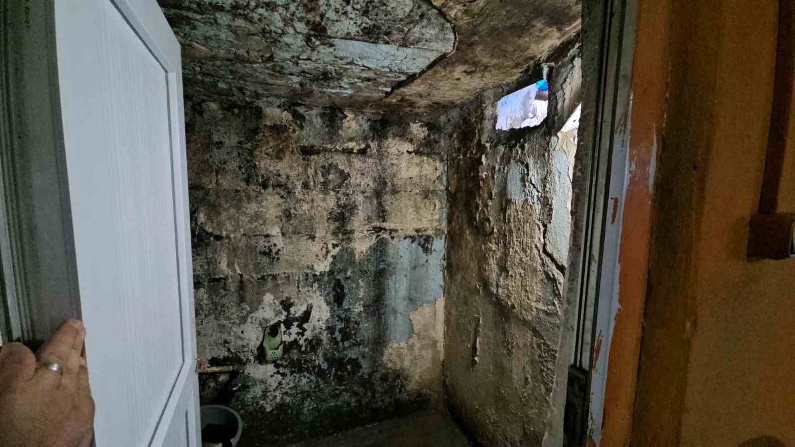 Şizofren hastası eşi ve iki çocuğuyla yaşam mücadelesi veren kadın: "Çocuklarımın rahat uyanmasını istiyorum"
