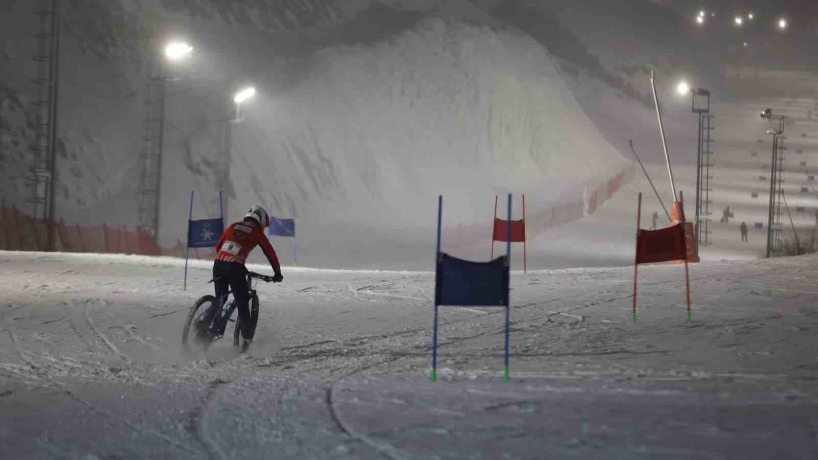 Snowbike Türkiye Şampiyonası’nda Akhisar rüzgarı
