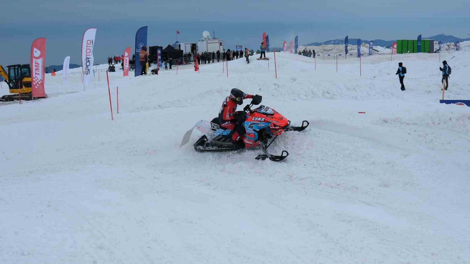 SNX Türkiye Dünya Kar Motosikleti Şampiyonası’nda ilk gün tamamlandı
SNX Türkiye Dünya Kar Motosikleti Şampiyonası’nda ilk gün tamamlandı