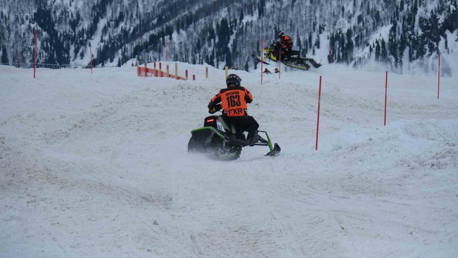 SNX Türkiye Dünya Kar Motosikleti Şampiyonası’nda ilk gün tamamlandı
SNX Türkiye Dünya Kar Motosikleti Şampiyonası’nda ilk gün tamamlandı