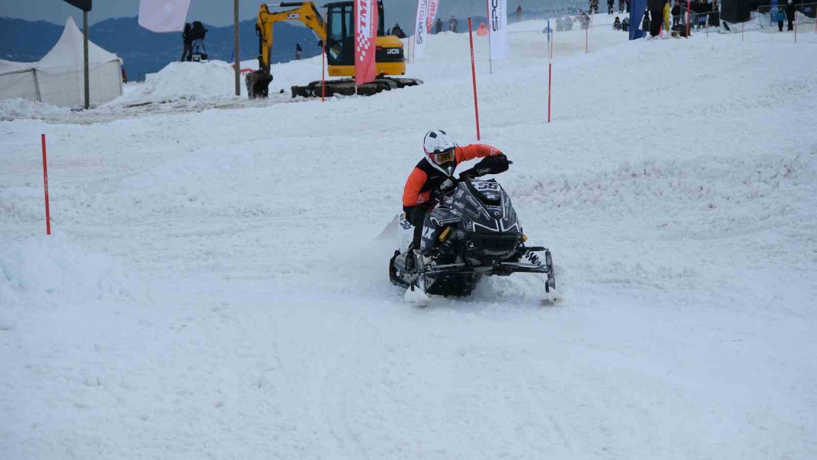SNX Türkiye Dünya Kar Motosikleti Şampiyonası’nda ilk gün tamamlandı
SNX Türkiye Dünya Kar Motosikleti Şampiyonası’nda ilk gün tamamlandı