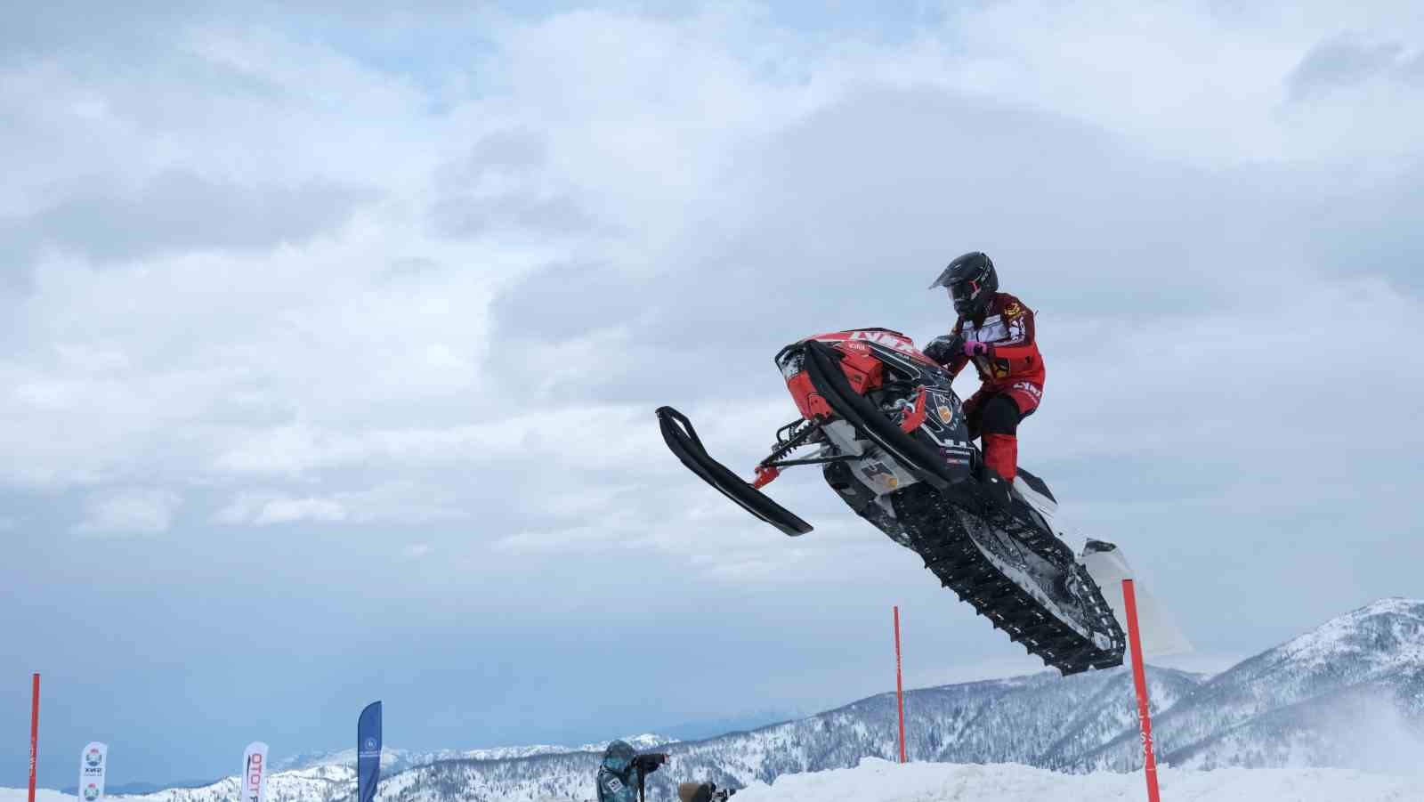 SNX Türkiye Dünya Kar Motosikleti Şampiyonası’nda ilk gün tamamlandı
SNX Türkiye Dünya Kar Motosikleti Şampiyonası’nda ilk gün tamamlandı