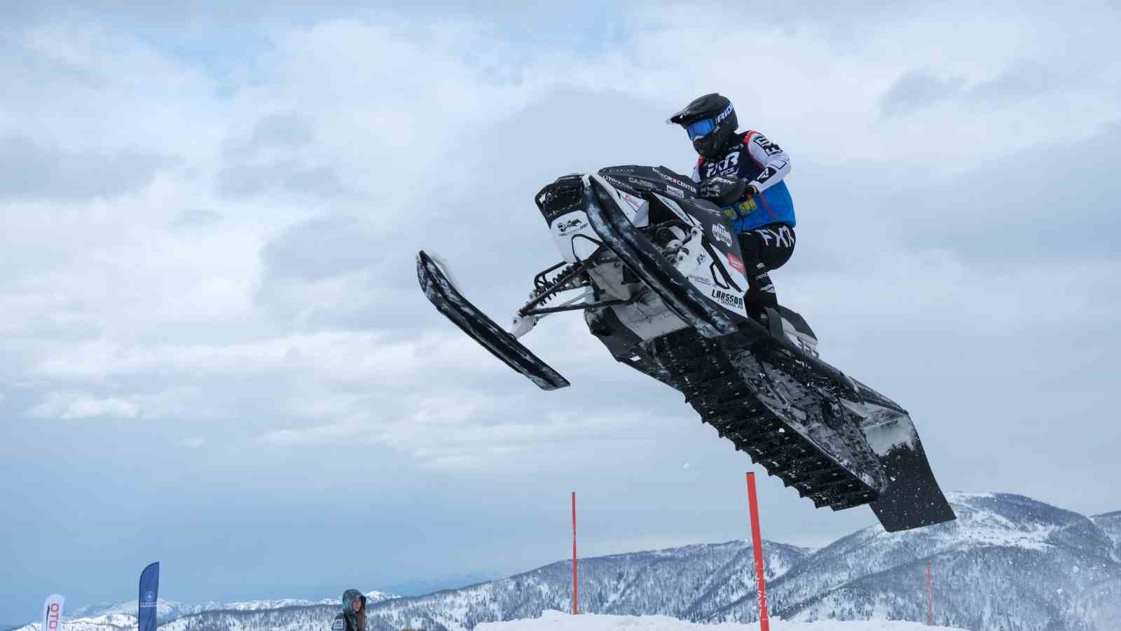 SNX Türkiye Dünya Kar Motosikleti Şampiyonası’nda ilk gün tamamlandı
SNX Türkiye Dünya Kar Motosikleti Şampiyonası’nda ilk gün tamamlandı
