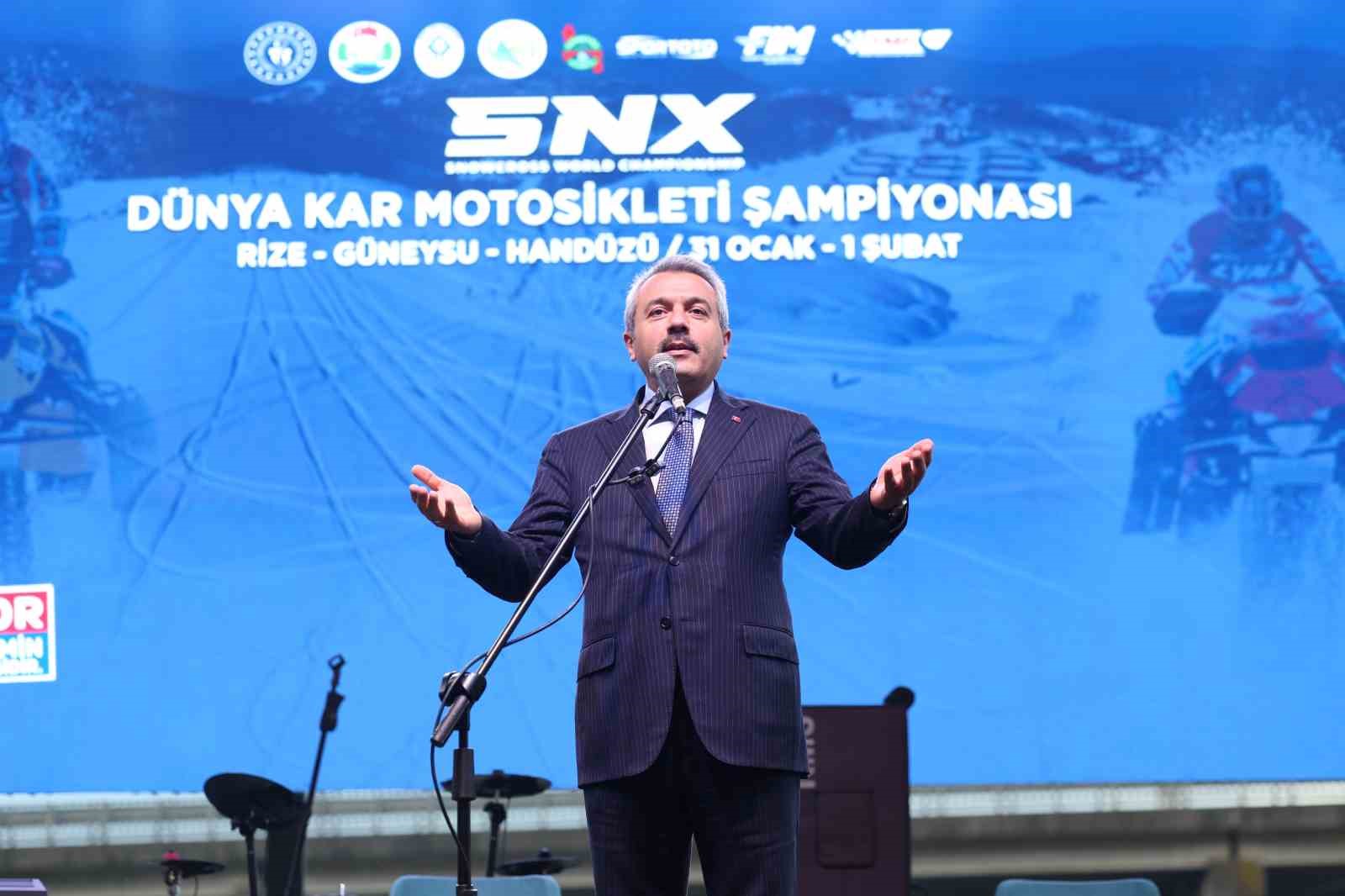 SNX Türkiye Dünya Kar Motosikleti Şampiyonası’nın açılış seremonisi Rize’de gerçekleştirildi
SNX Türkiye Dünya Kar Motosikleti Şampiyonası’nın açılış seremonisi Rize’de gerçekleştirildi