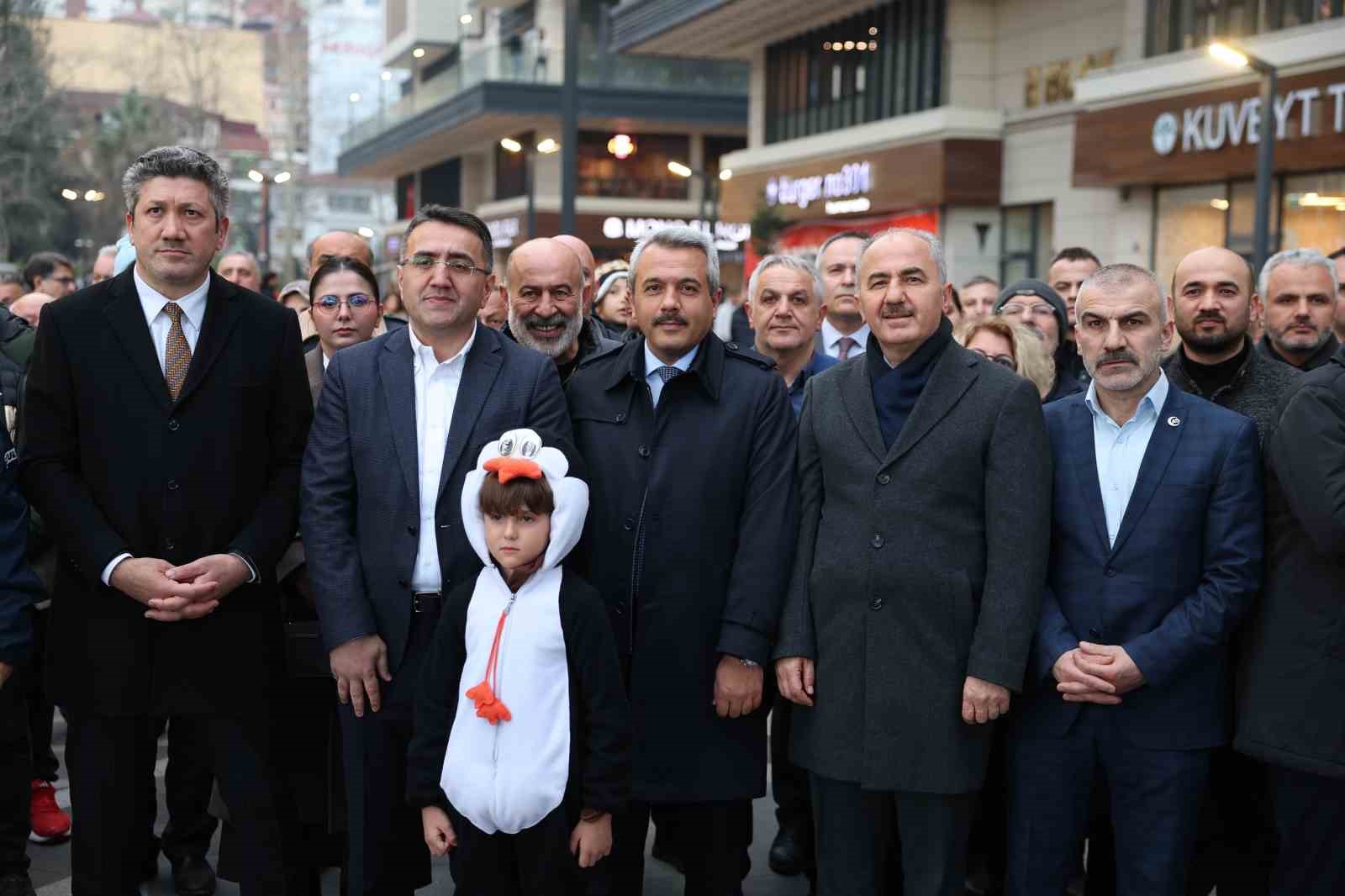 SNX Türkiye Dünya Kar Motosikleti Şampiyonası’nın açılış seremonisi Rize’de gerçekleştirildi
SNX Türkiye Dünya Kar Motosikleti Şampiyonası’nın açılış seremonisi Rize’de gerçekleştirildi