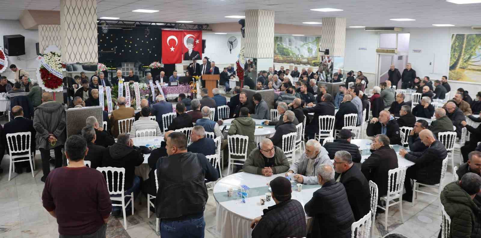 Şoförler Odası’nda 5. kez güven tazeleyen Özmeriç, AYESOB’a adaylığını açıkladı
Şoförler Odası’nda 5. kez güven tazeleyen Özmeriç, AYESOB’a adaylığını açıkladı