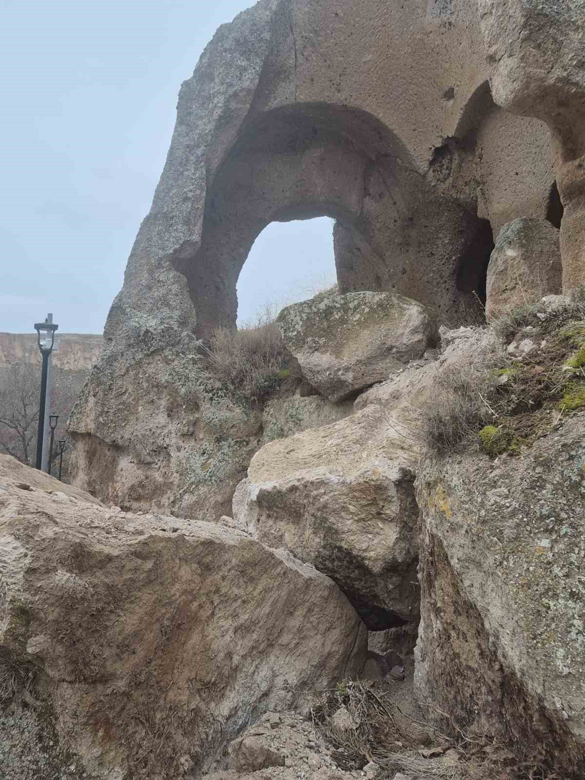 Soğanlı Vadisi’nde kaya koptu bölgede güvenlik önlemleri artırıldı
