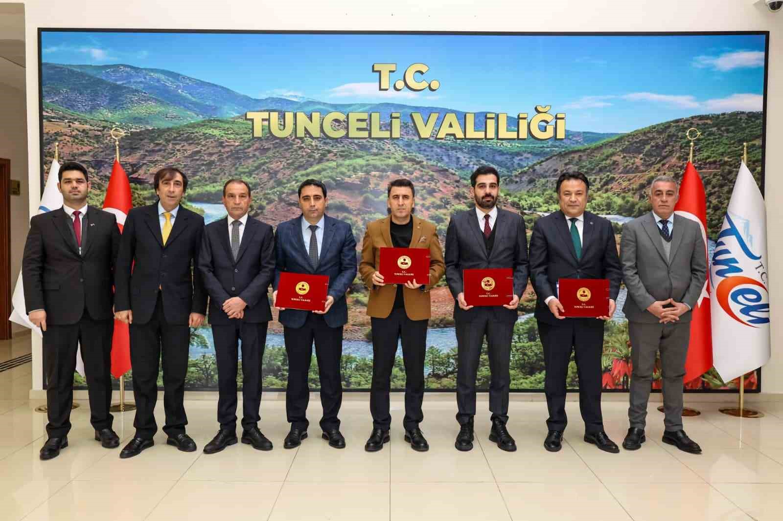 SOGEP projelerinde imza aşamasına geçildi: Tunceli’de kültür, sosyal hizmet ve dijitalleşme güçleniyor
SOGEP projelerinde imza aşamasına geçildi: Tunceli’de kültür, sosyal hizmet ve dijitalleşme güçleniyor