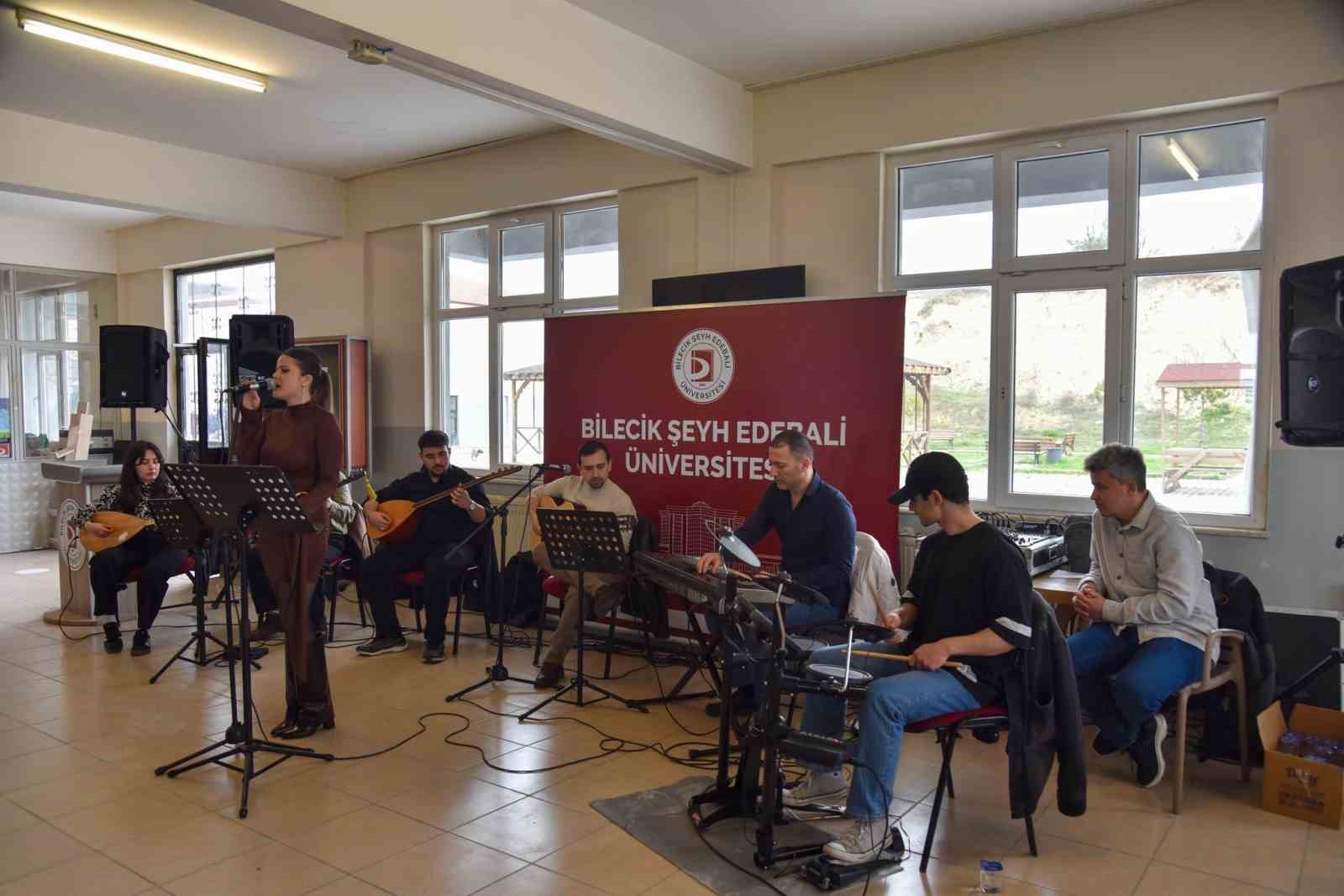 Söğüt Meslek Yüksekokulunda ’Kampüs Konserleri’ düzelendi
