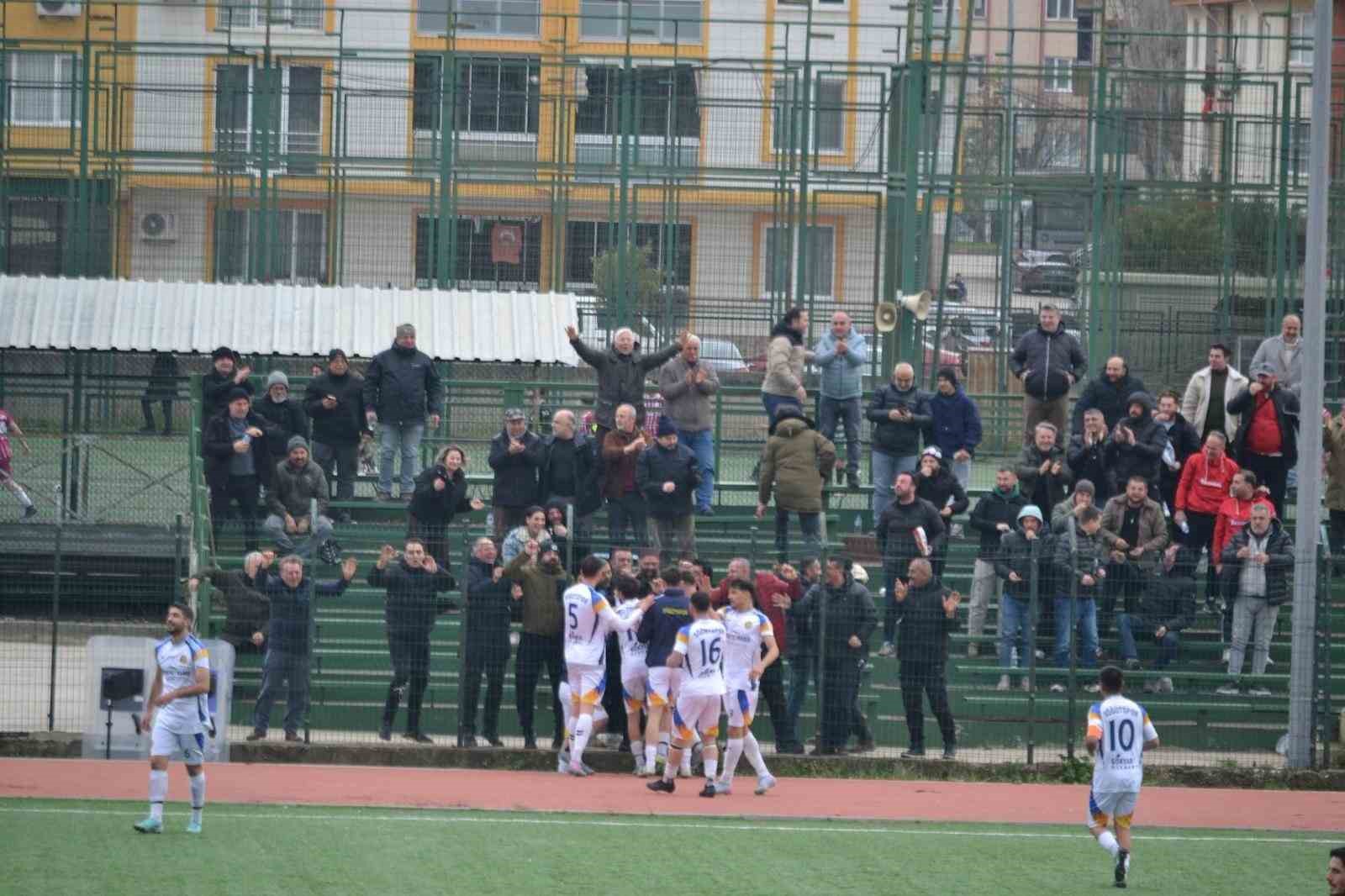 Söğütspor zorlu deplasmandan puanla dönmesi bildi
