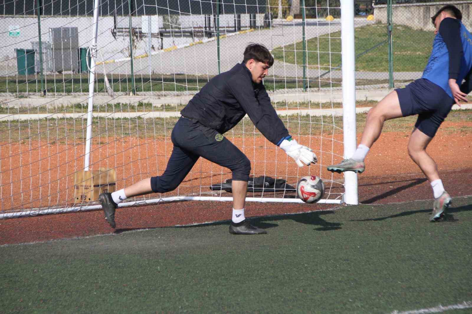 Söğütspor, zorlu maçın hazırlıklarını tamamladı
