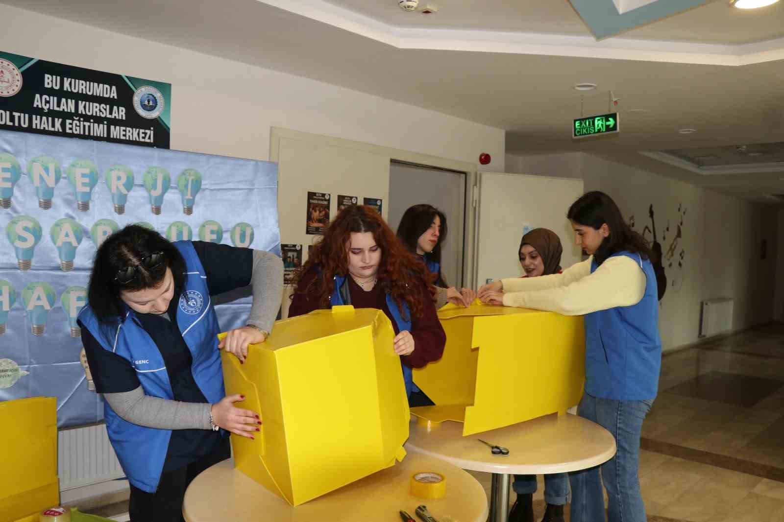 Sokak kedileri unutulmadı
