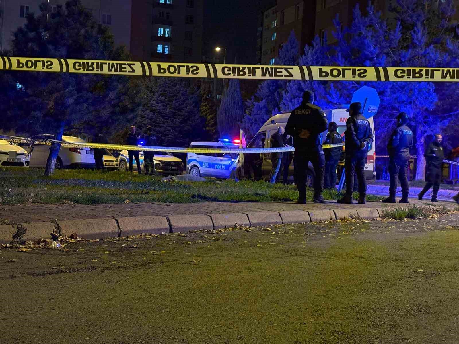 Sokak ortasında eşini öldüren sanık için ağırlaştırılmış müebbet talebi
