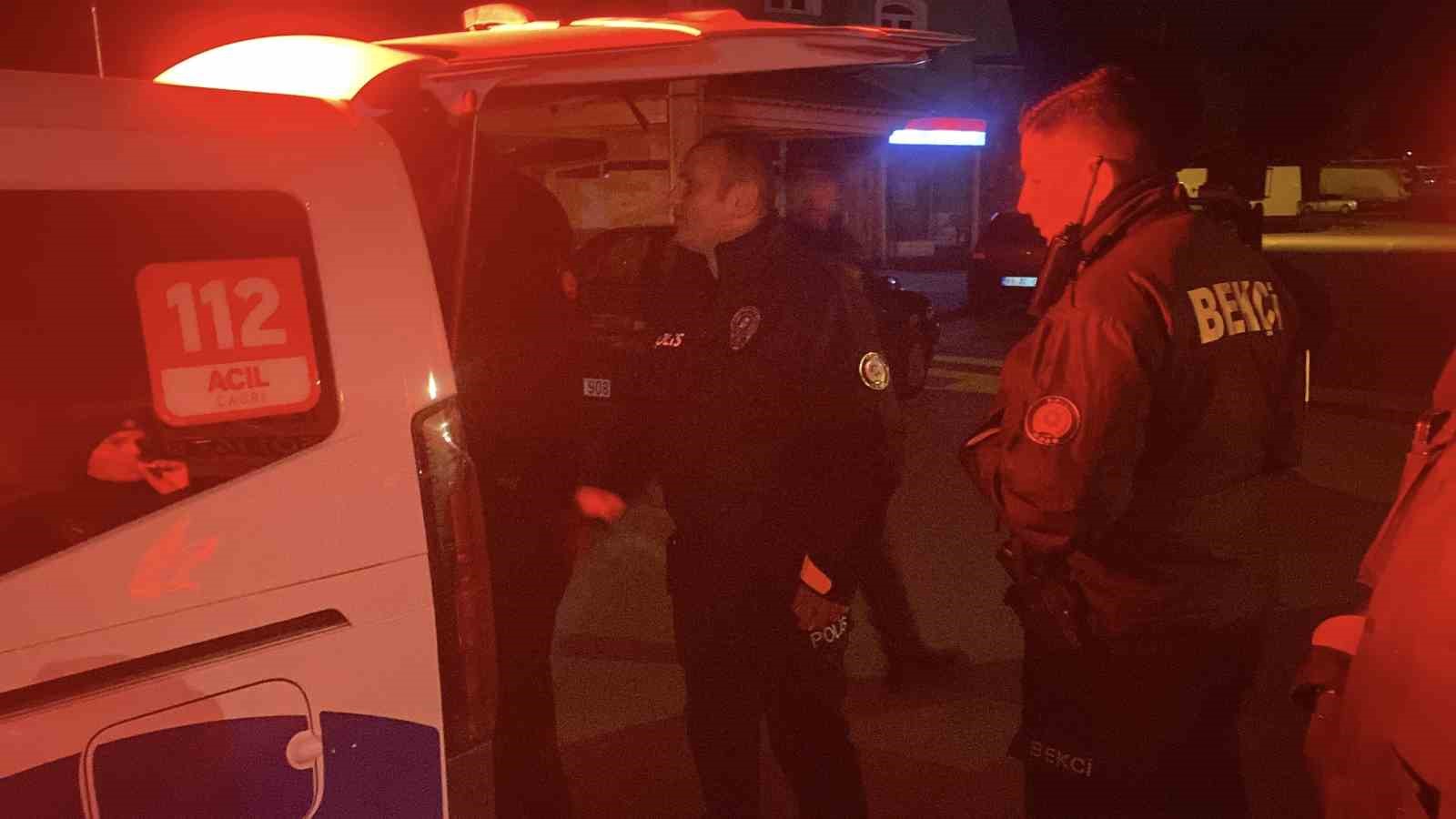 Sokak ortasında karısıyla kavga eden alkollü şahıs gözaltına alındı
