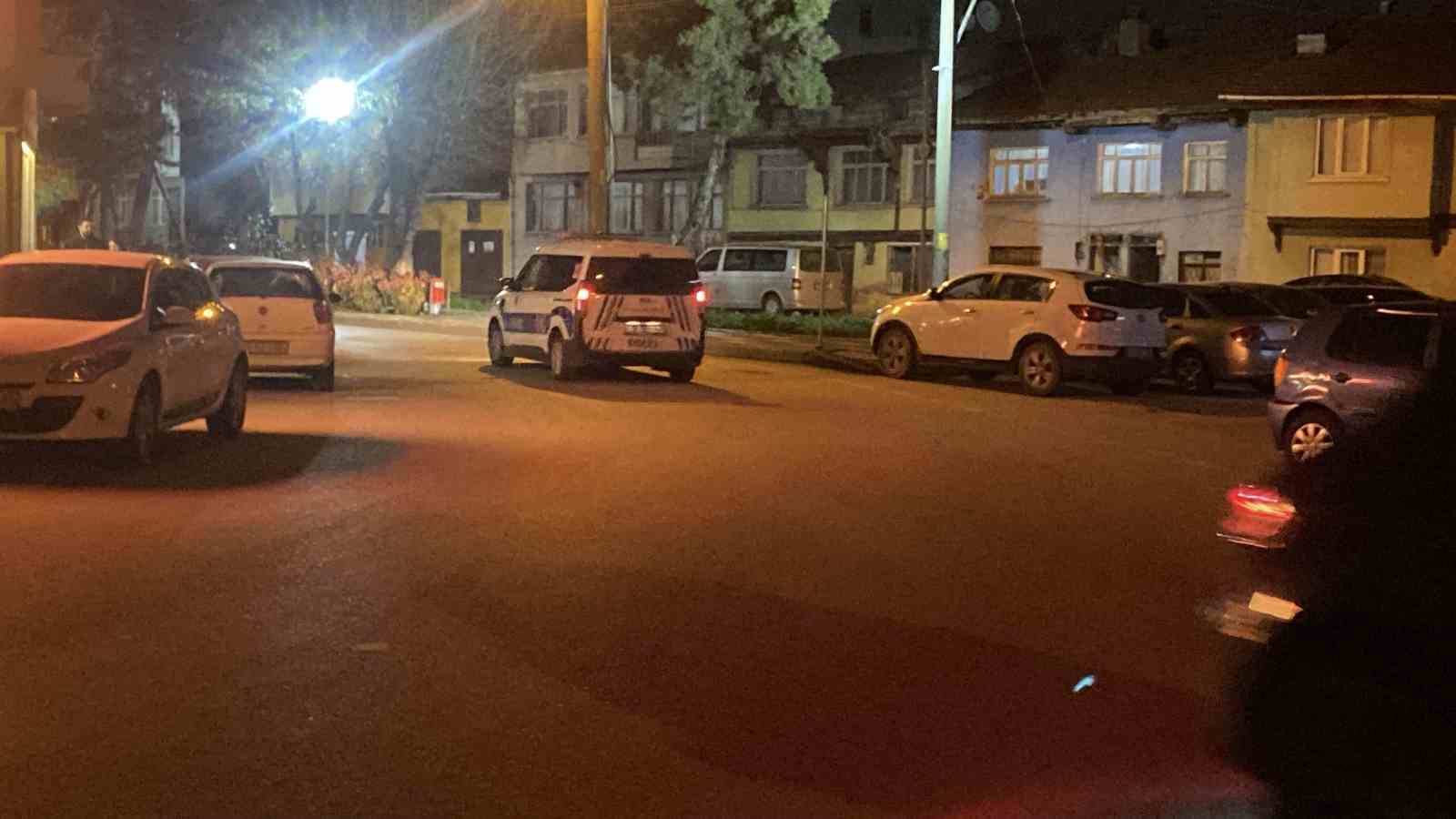 Sokak ortasında karısıyla kavga eden alkollü şahıs gözaltına alındı
