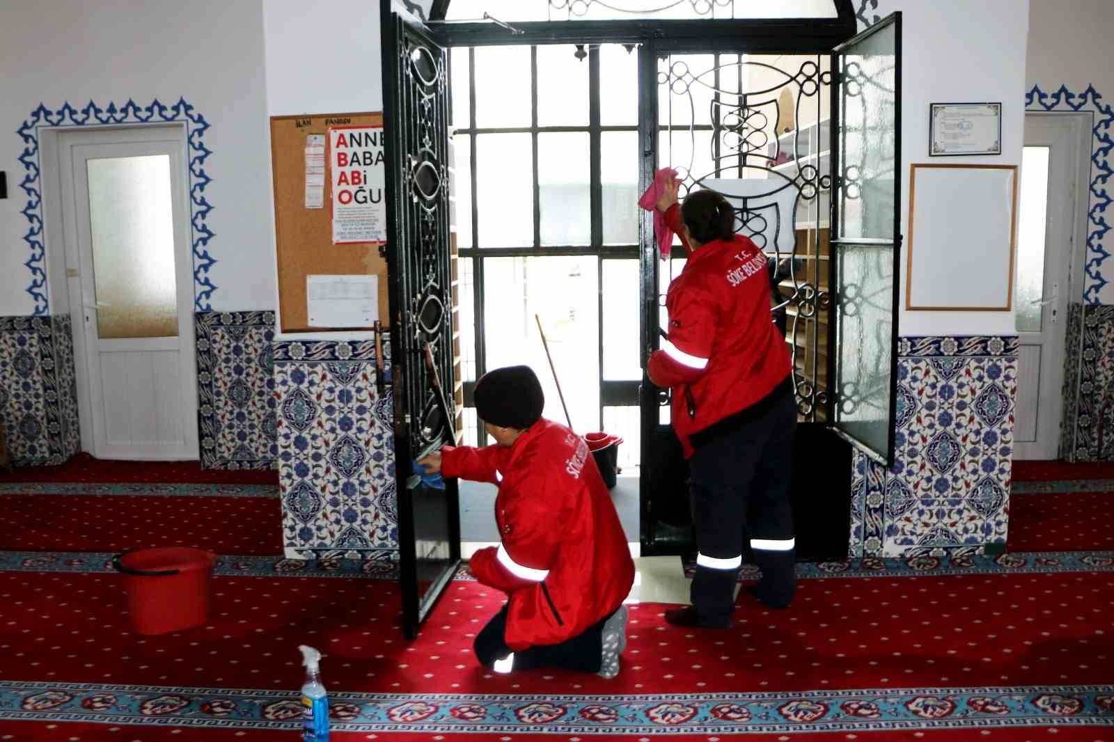 Söke Belediyesi’nden Ramazan öncesi camilerde kapsamlı temizlik
