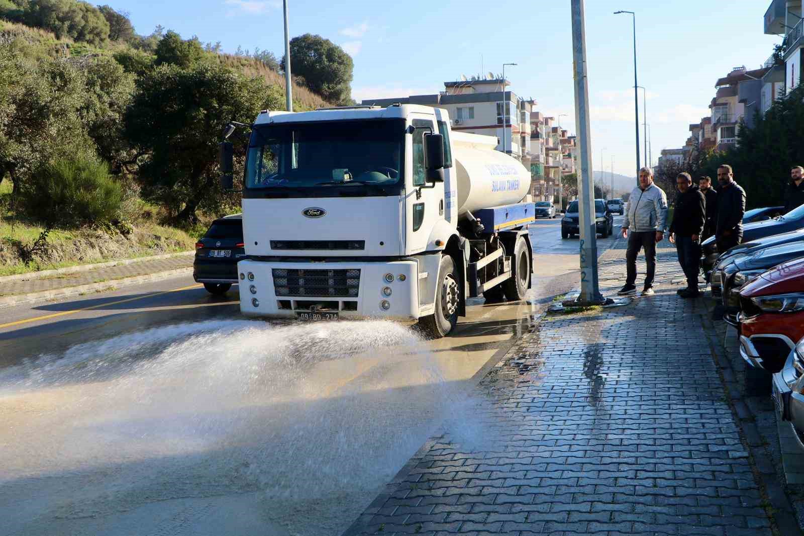 Söke’de Belediye ekipleri dört bir yanda mücadele ediyor

