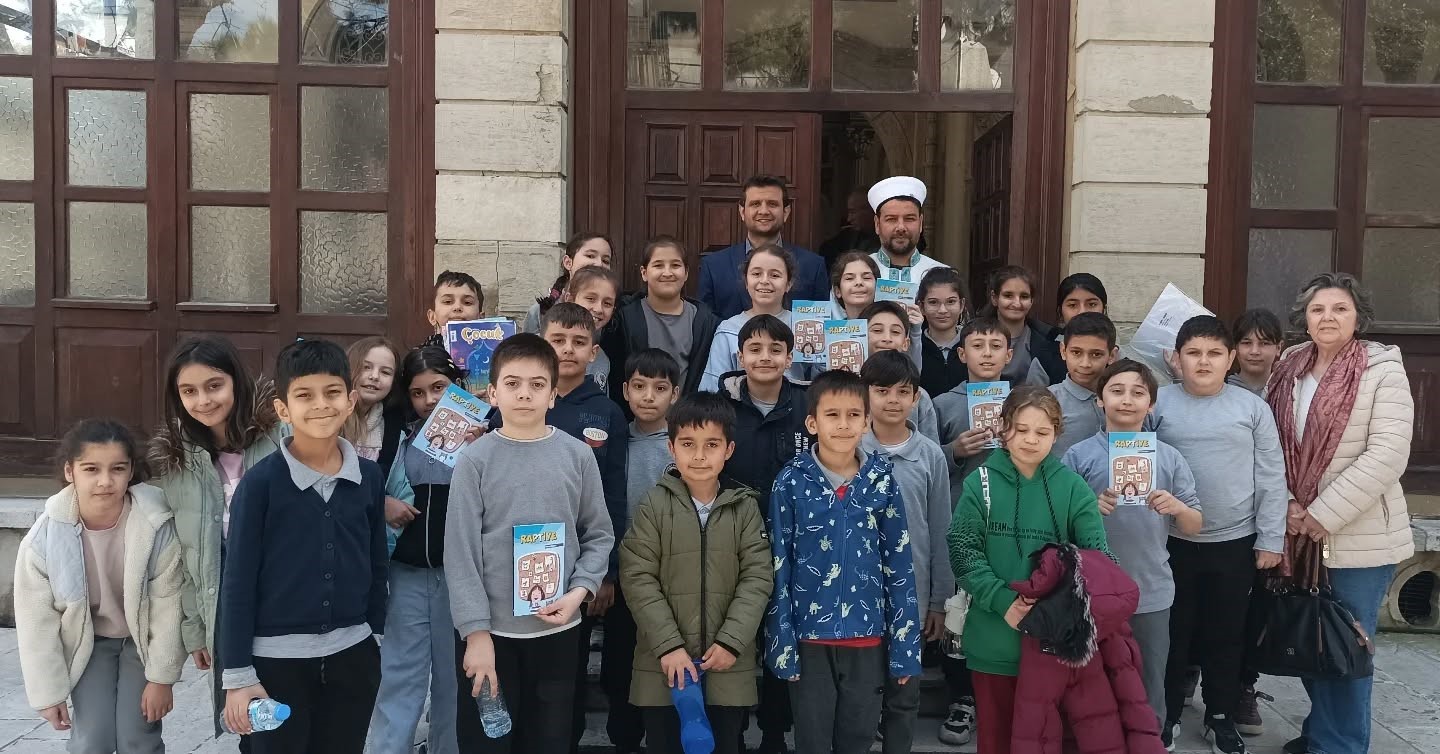 Söke’de öğrenciler camilerin tarihini yerinde öğreniyor
