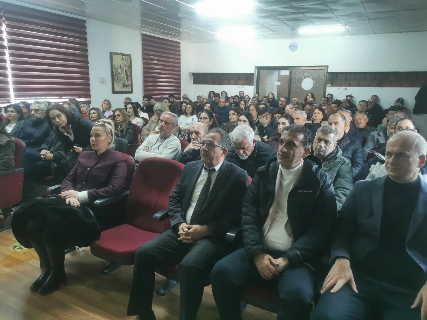 Söke’de öğretmenlere güncellenen ders kitapları semineri verildi
