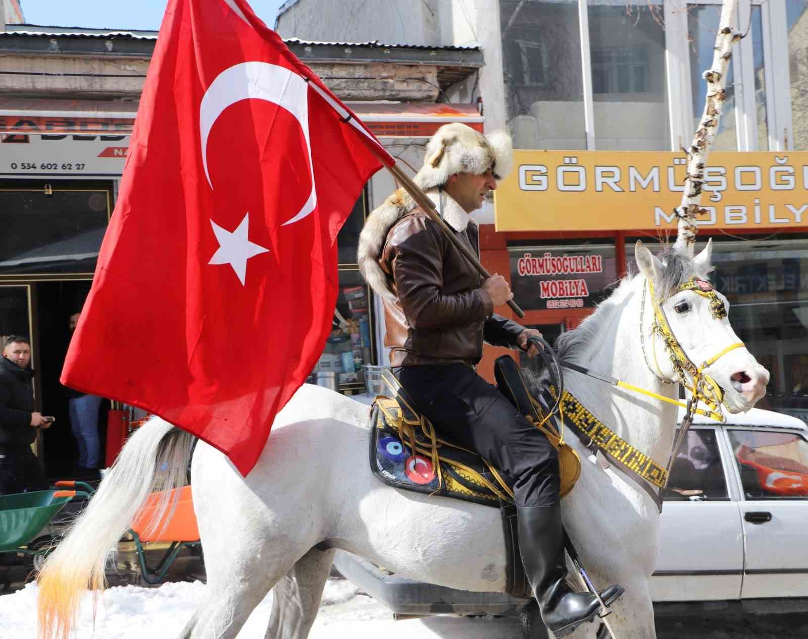 Solo Türk’ten Ardahan’ın kurtuluş gününde nefes kesen gösteri
