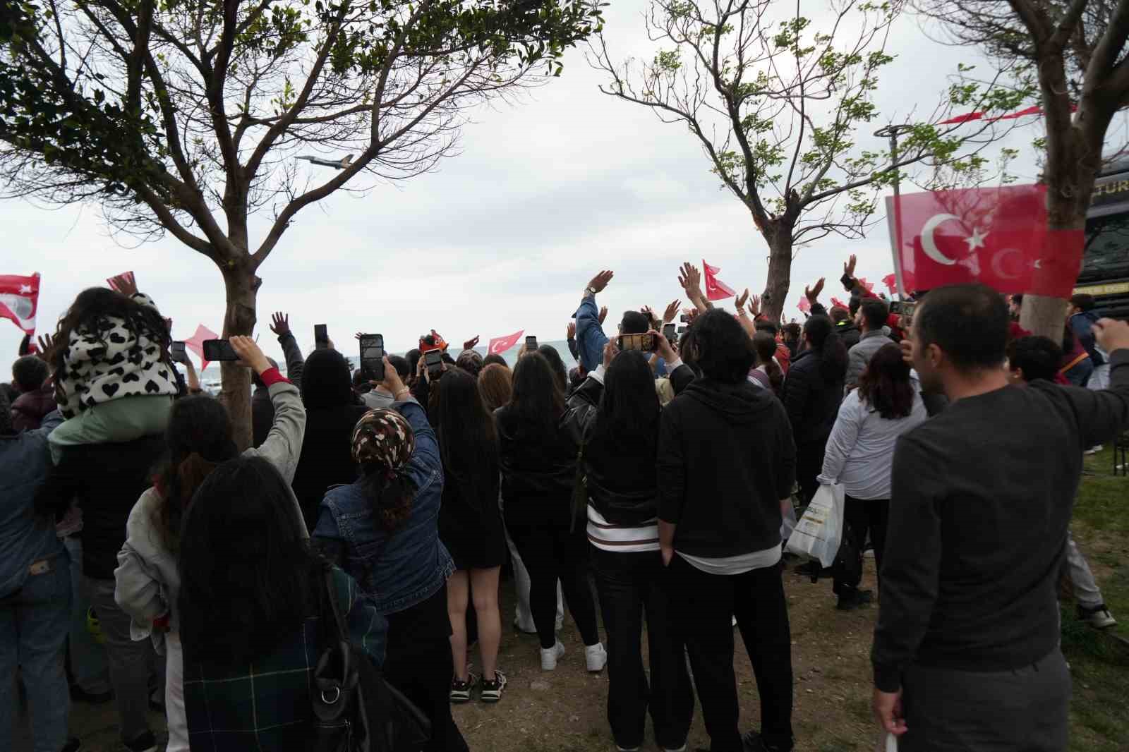 SOLOTÜRK Antalya’da nefes kesti: 23 Nisan kutlamalarında gökyüzü bayraklarla buluştu
