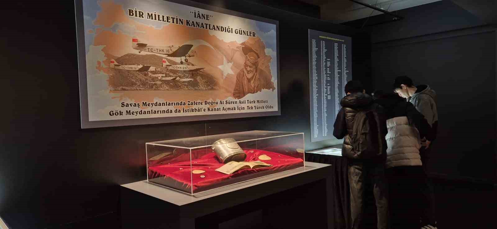 SOLOTÜRK pilotları İstanbul’da vatandaşlarla bir araya geldi
