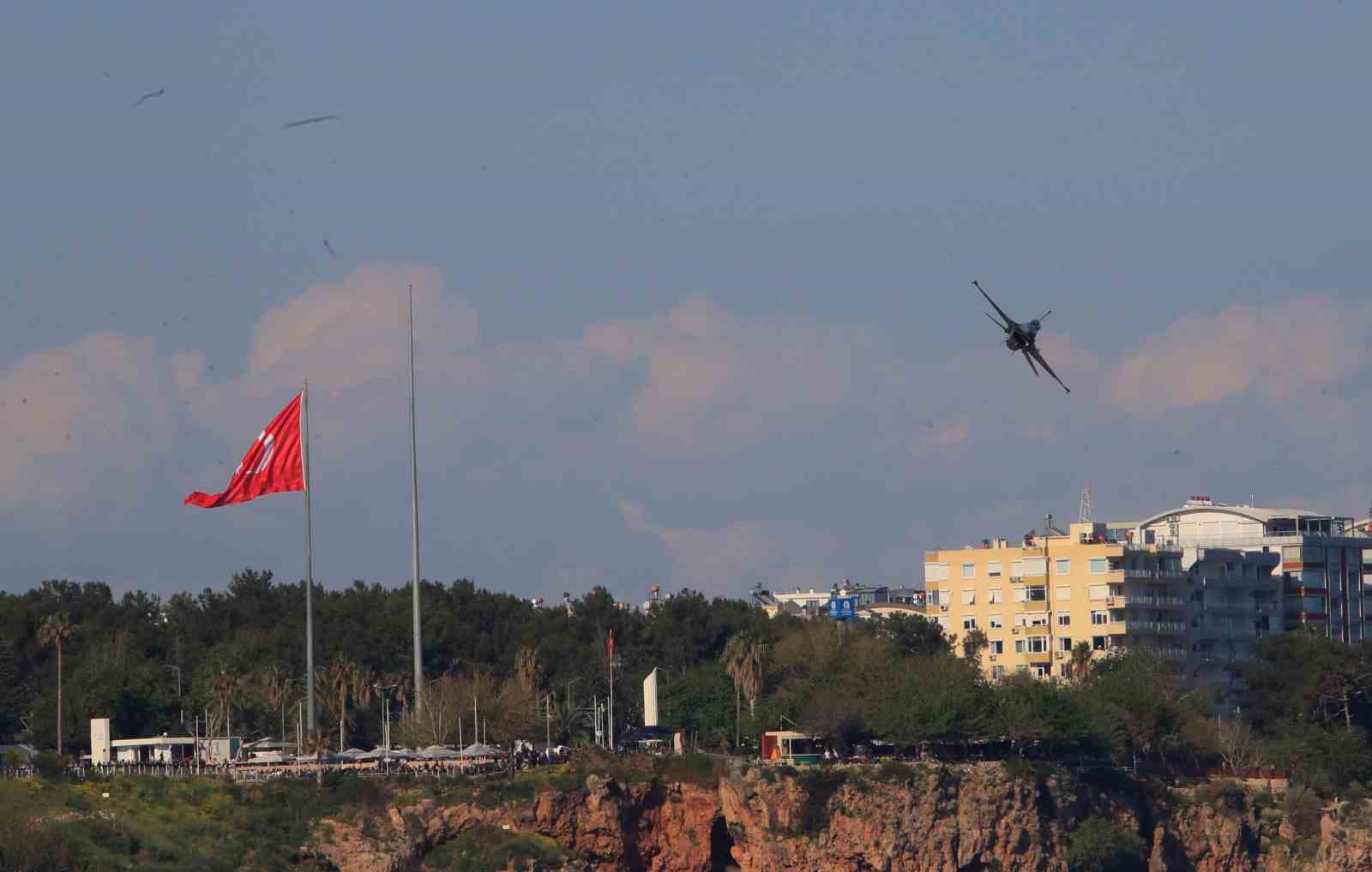 SOLOTÜRK’ten nefes kesen prova

