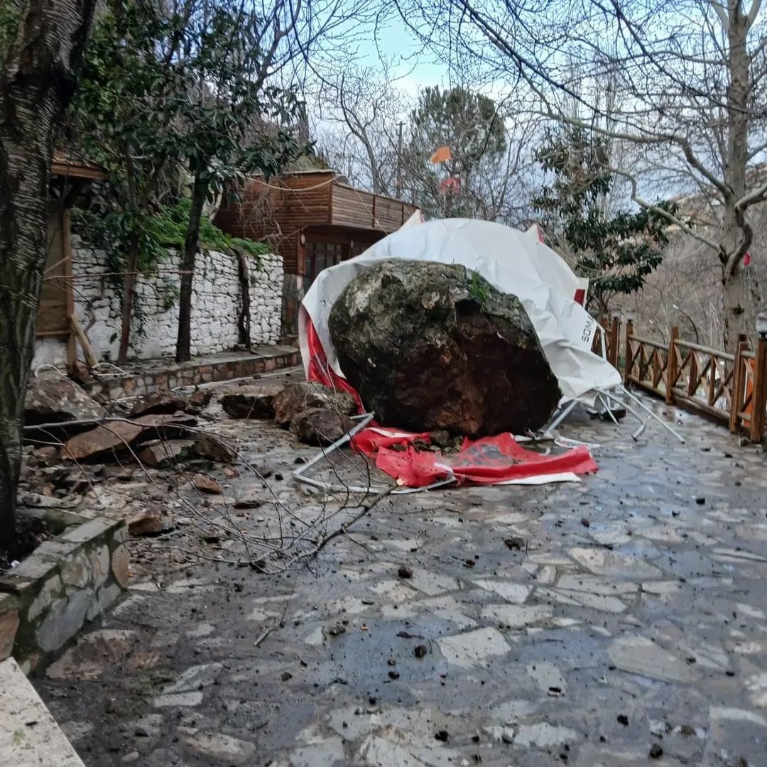 Soma’da meydana gelen heyelan korkuttu
